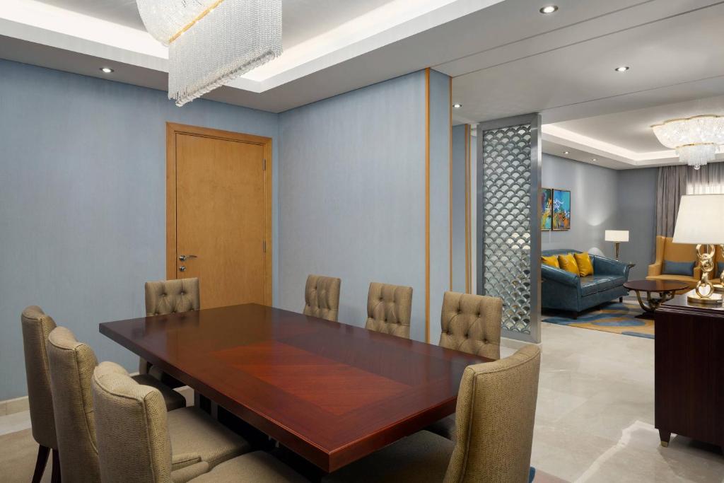 Posezení v ubytování Sheraton Makkah Jabal Al Kaaba Hotel