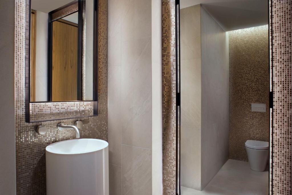 Koupelna v ubytování The Ritz-Carlton, Perth