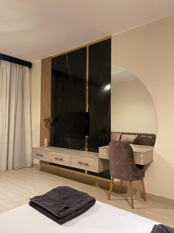 A seating area at AlDau Heights Apartments
