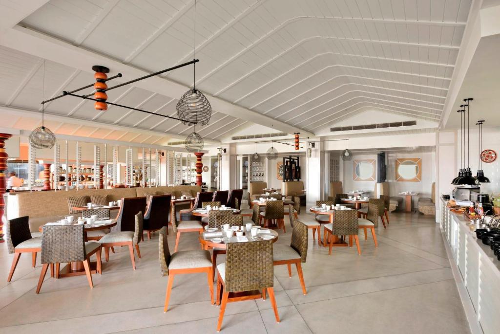 Restaurace v ubytování Weligama Bay Marriott Resort & Spa