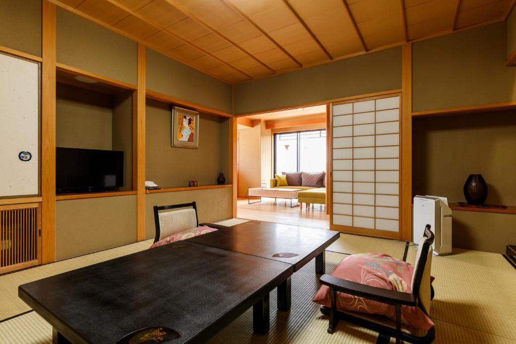 Tachibana Shikitei - Room With Tatami Area