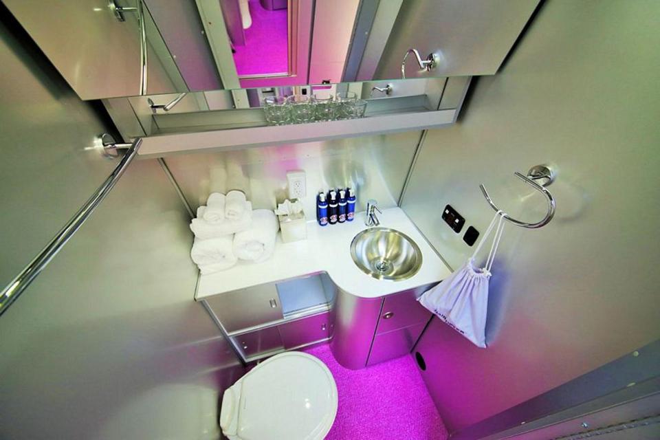 Koupelna v ubytování metro hotel
