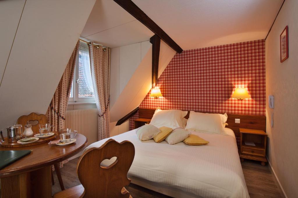 Logis Hôtel de la Tour – photo 11