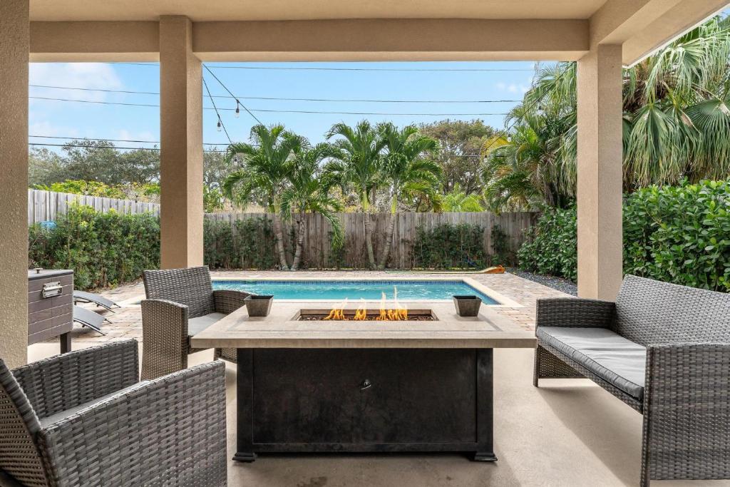 Fox Grand Residence- 6bd, 2 Pools & Pool Table, Fort Lauderdale ...