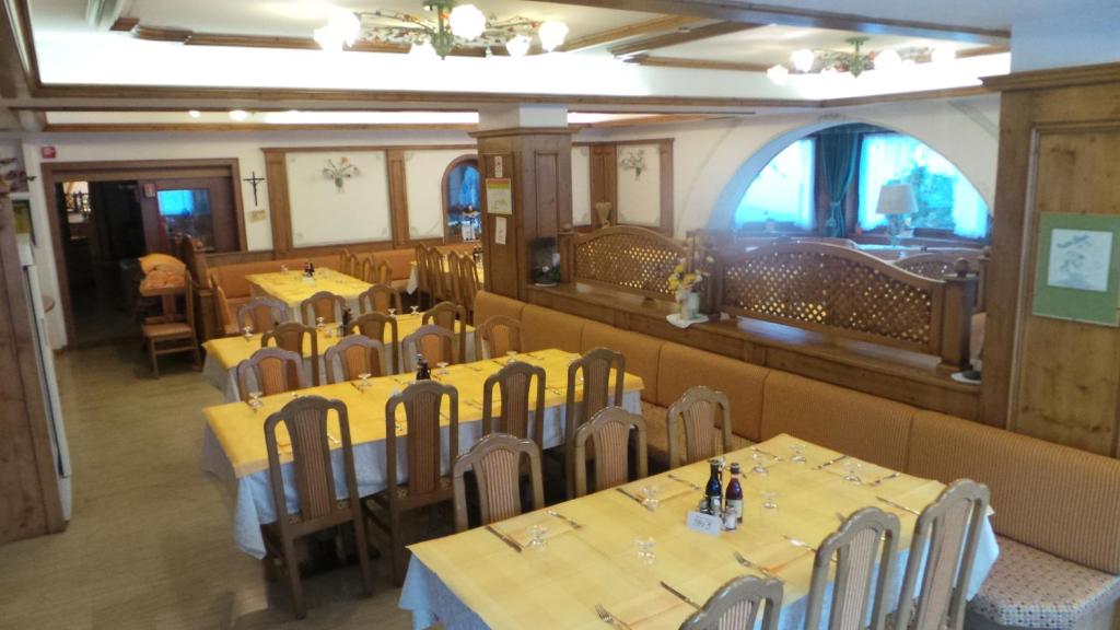 Restaurace v ubytování Hotel Pordoi - Fam Furgler