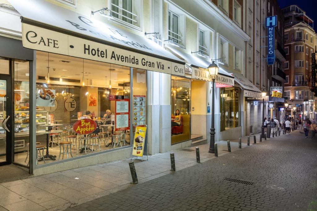 Hotel Avenida Gran Vía - Resim 6