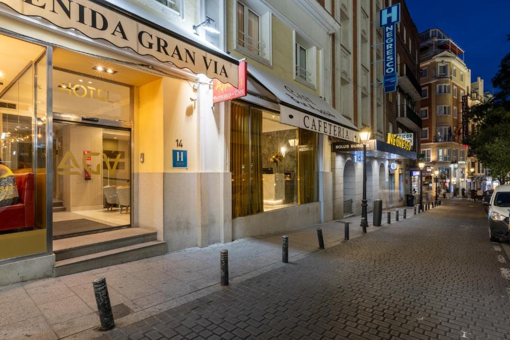 Hotel Avenida Gran Vía - Resim 42