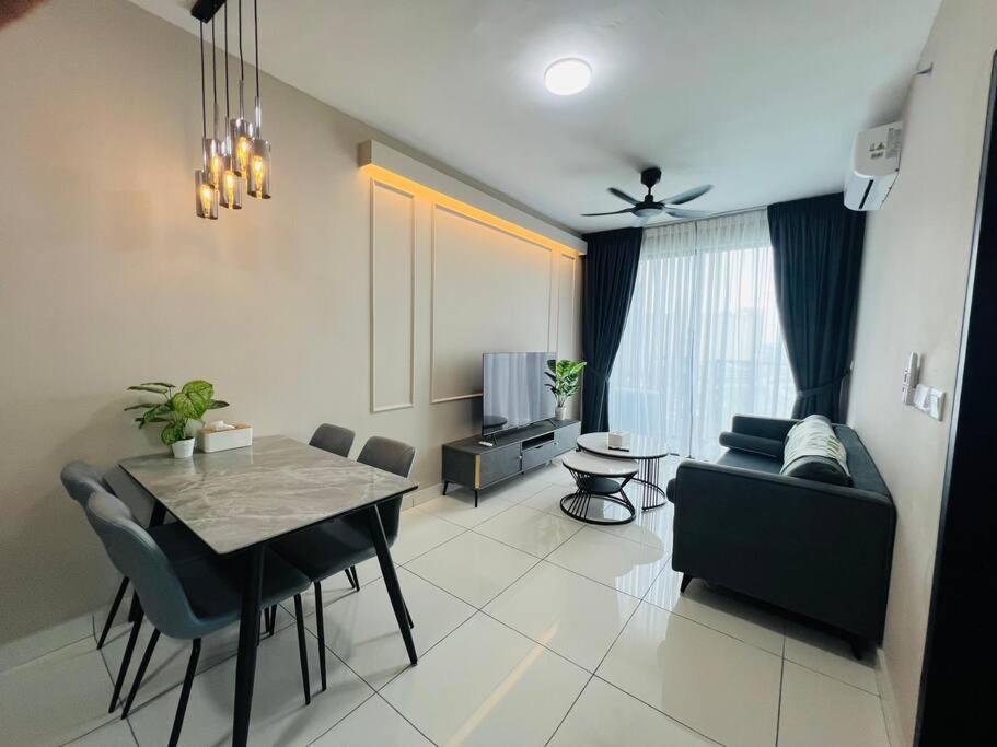 Un lugar para sentarse en Edumetro A07 2 bedroom Subang Sunway By MICASA GROUP
