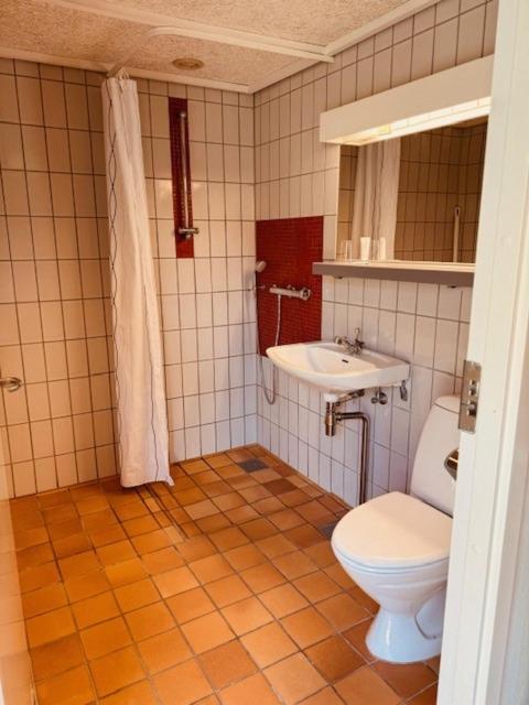 Koupelna v ubytování Karrebaeksminde Strandhotel