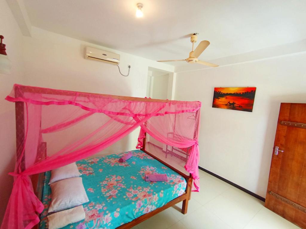 A One Calm Palace - 12