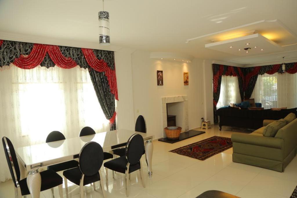 Posezení v ubytování Dalyan Dream Villa Zuhal