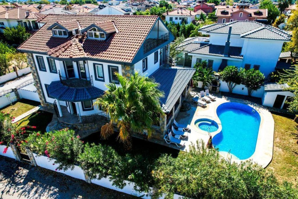 Bazén v ubytování Dalyan Dream Villa Zuhal nebo v jeho okolí