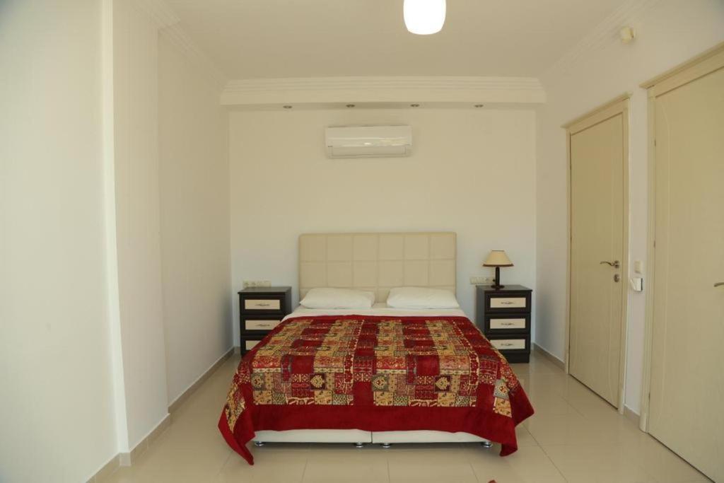 Postel nebo postele na pokoji v ubytování Dalyan Dream Villa Zuhal