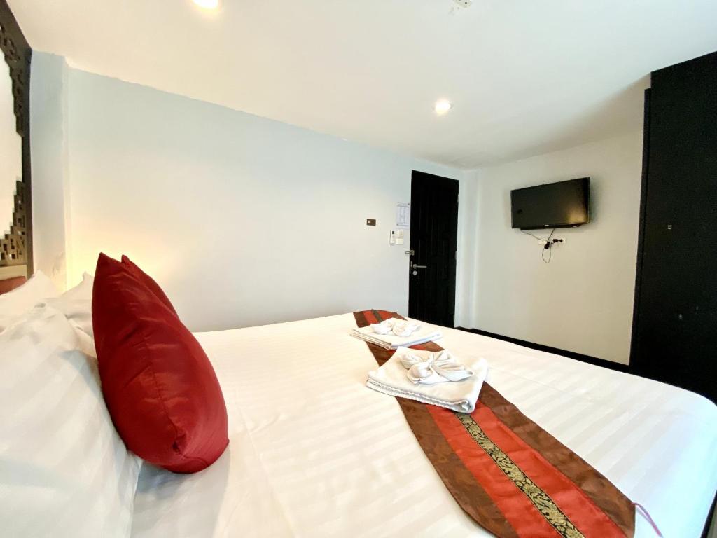 Sunray Beach Hotel Patong - Resim 38