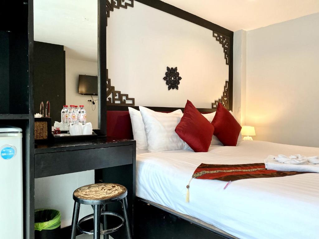 Sunray Beach Hotel Patong - Resim 35