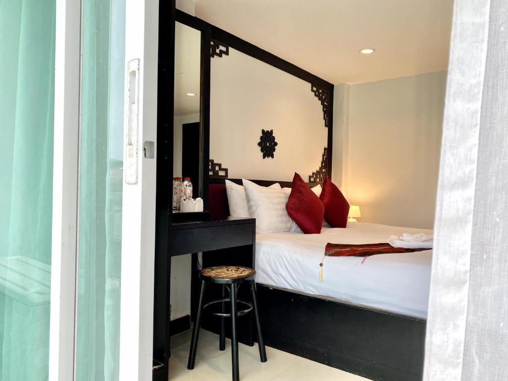 Sunray Beach Hotel Patong - Resim 37