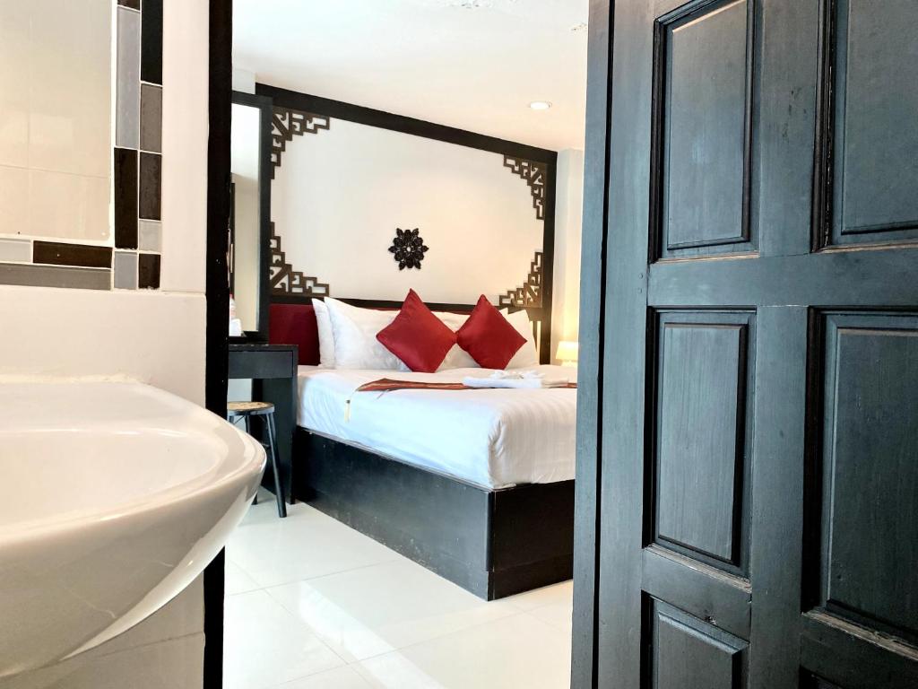 Sunray Beach Hotel Patong - Resim 44