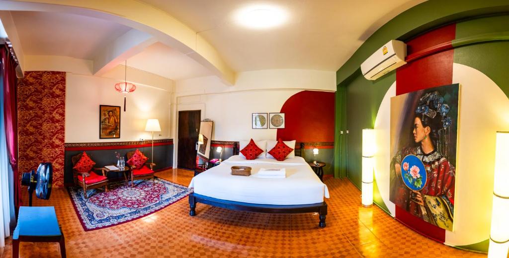 Sleeper House - King Room