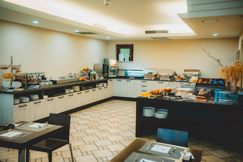 Eten bij of ergens in de buurt van het hotel

