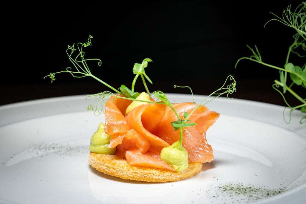 Eten bij of ergens in de buurt van het hotel

