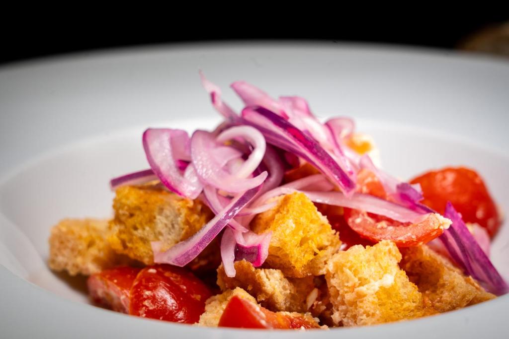 Eten bij of ergens in de buurt van het hotel

