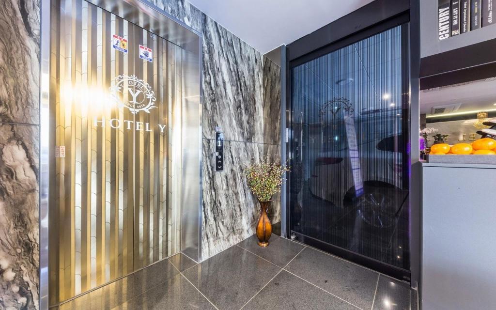 Kuchyň nebo kuchyňský kout v ubytování Eunpyeong Y Hotel