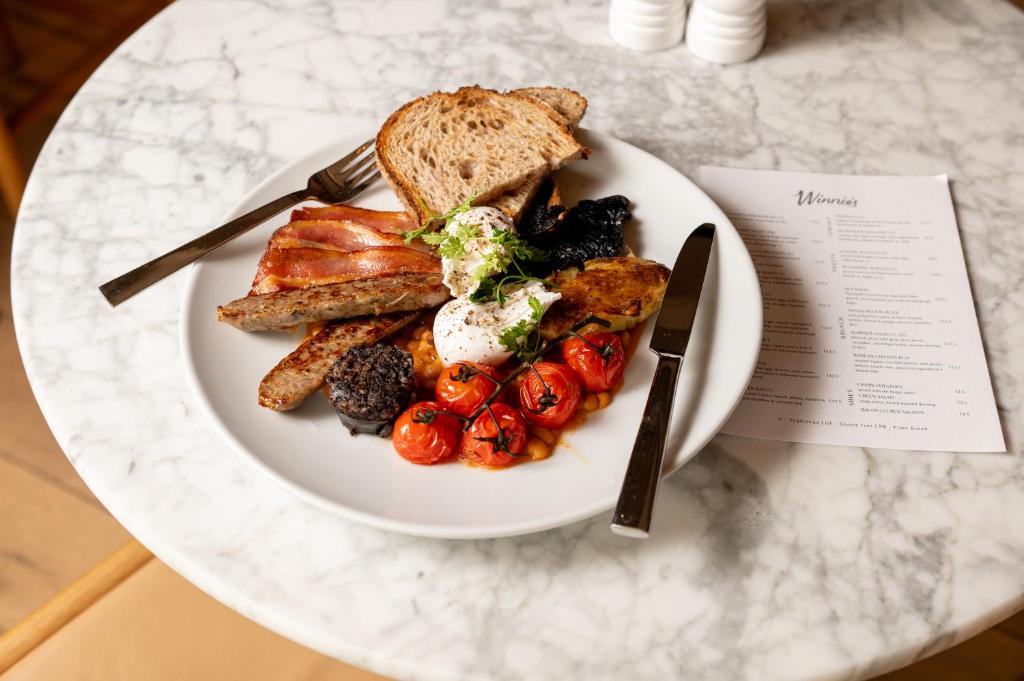 room2 London Chiswick Hometel - Resim 8