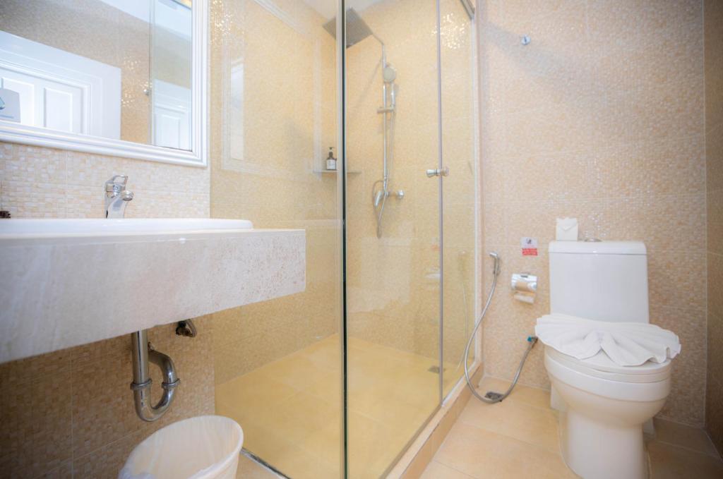 Koupelna v ubytování Baumanburi Hotel Patong