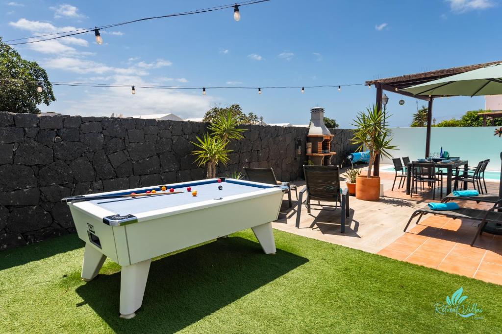 Stolní tenis v ubytování Villa Oliral nebo okolí