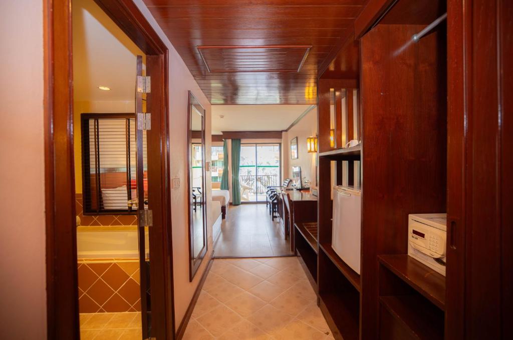 Baumanburi Hotel Patong - Resim 41