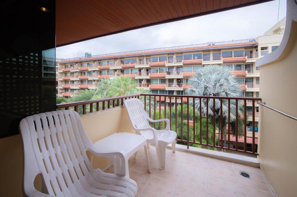 Baumanburi Hotel Patong - Resim 40