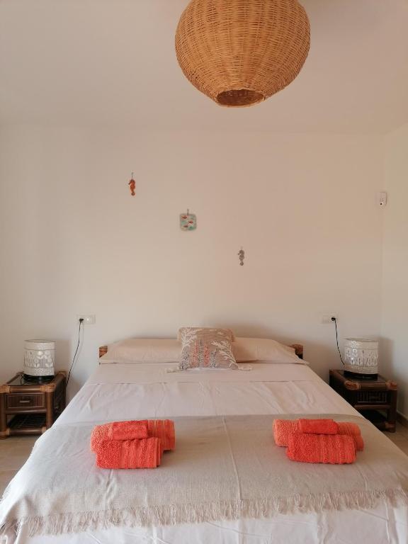 Postel nebo postele na pokoji v ubytování Casa en Cotillo Lagos with Wifi & Netflix