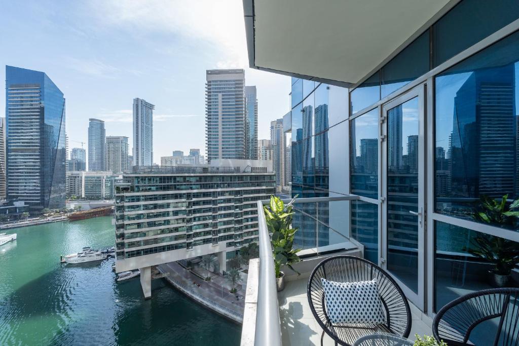 Fotografie z fotogalerie ubytování Comfortable 1BR with Amazing Views Perfect for 4! v Dubaji