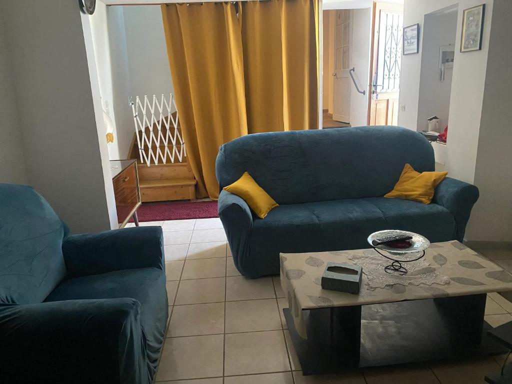 Maison confortable a Clion avec parking prive - Housity