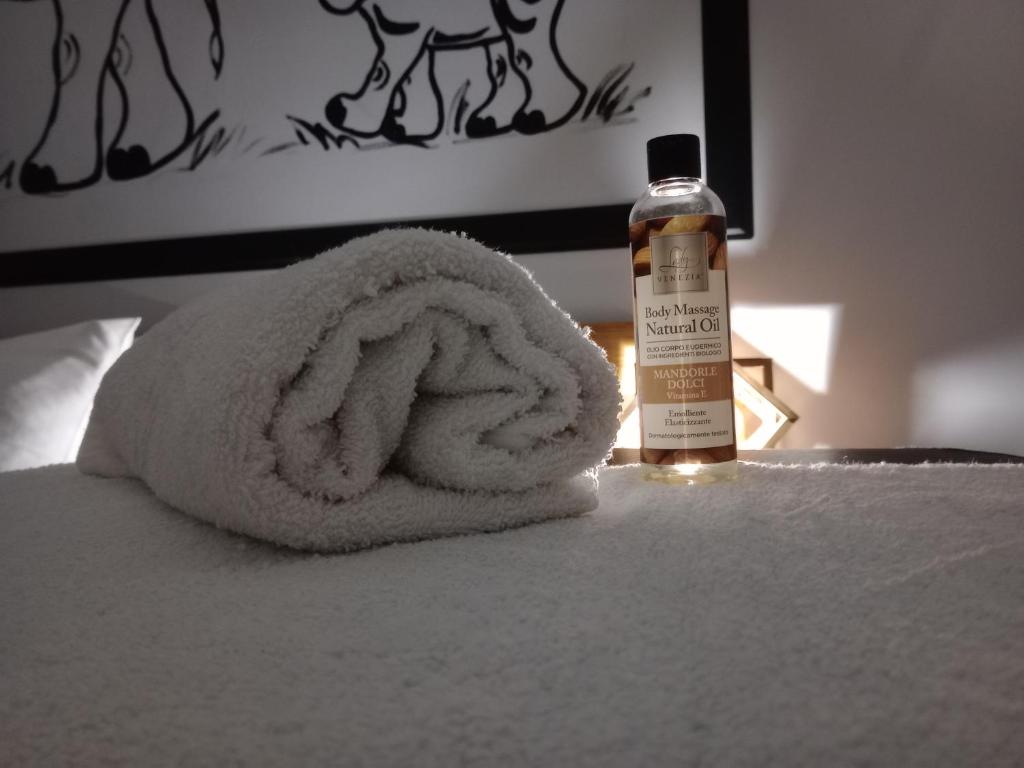 Una cama o camas en una habitación de Big Mama Jungle Rooms