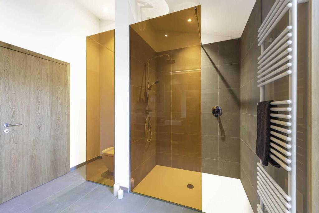 Koupelna v ubytování Gud Jard Lodge Nr 10 - Design-Ferienhaus mit exklusiver Ausstattung
