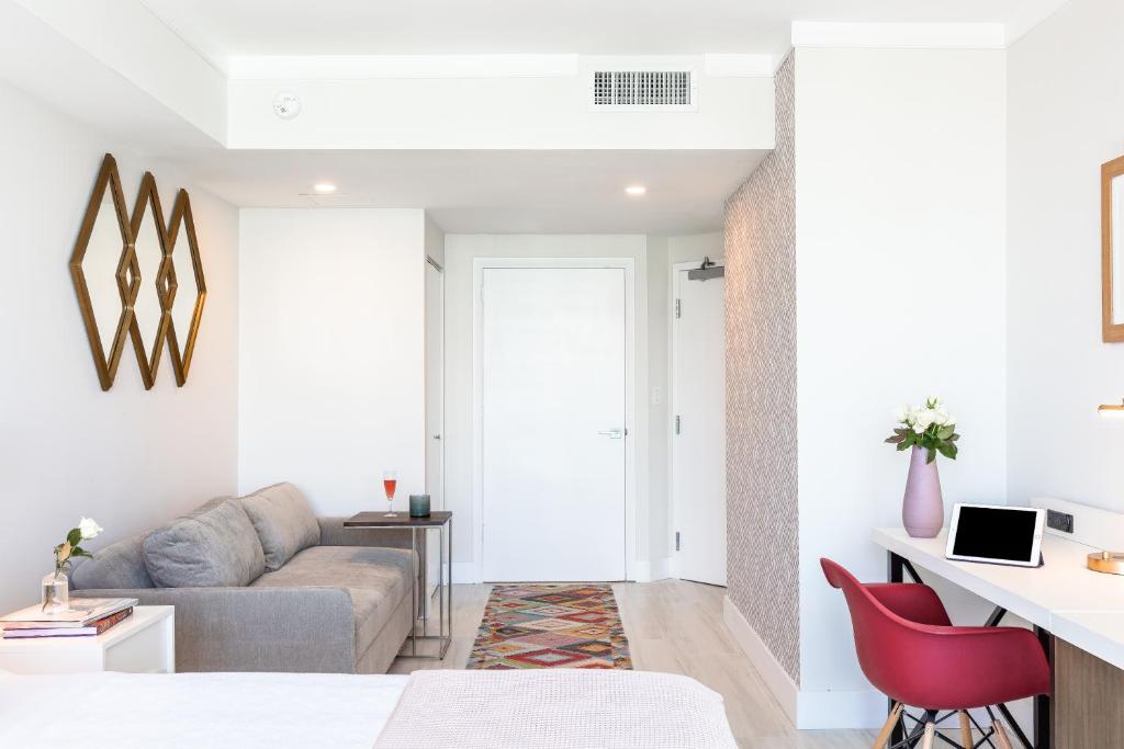 Residences by Miami Vacation Rentals - Deluxe King Suite