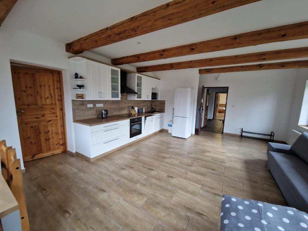 Kuchyň nebo kuchyňský kout v ubytování Apartmány Na rychtě