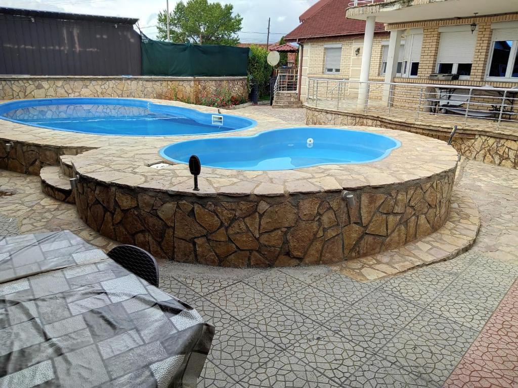 Bazén v ubytování Panorama Vels nebo v jeho okolí