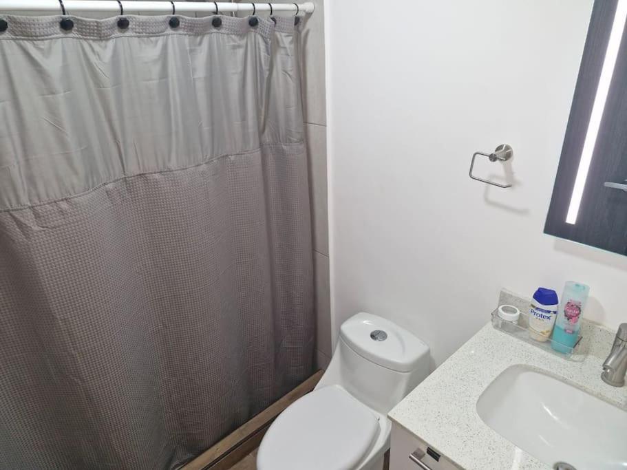 Koupelna v ubytování Cielito Lindo, vista espectacular en 11 nivel