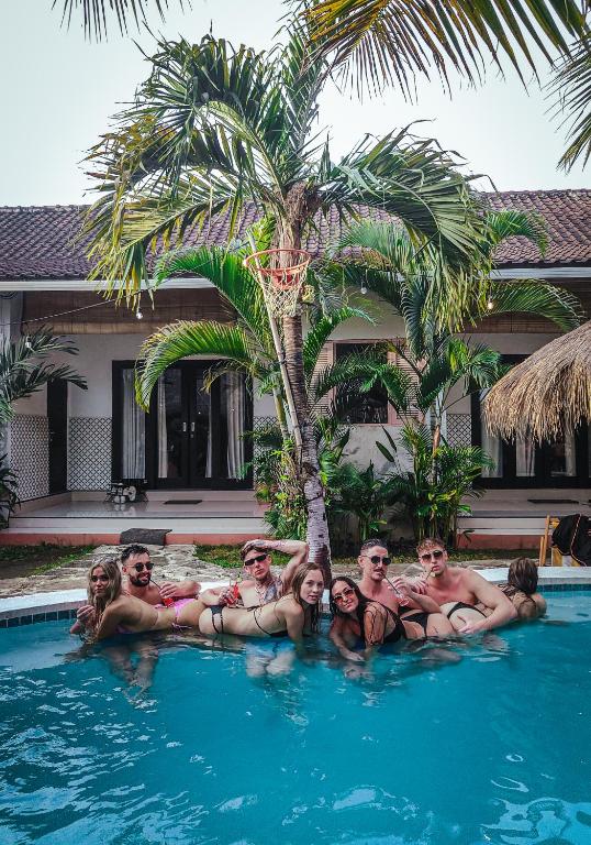 Bazén v ubytování Clandestino Hostel Canggu nebo v jeho okolí