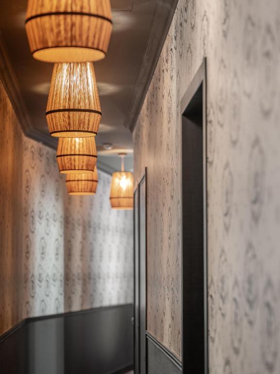 Miss Fuller - Resim 18