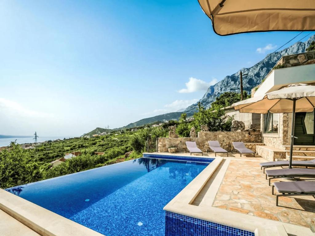Bazén v ubytování Villa Bellavista**** BEST PLACE FOR YOUR HOLLIDAY nebo v jeho okolí