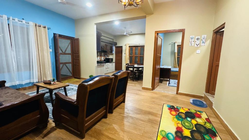 Chitwan Comforts Apt 2的休息区