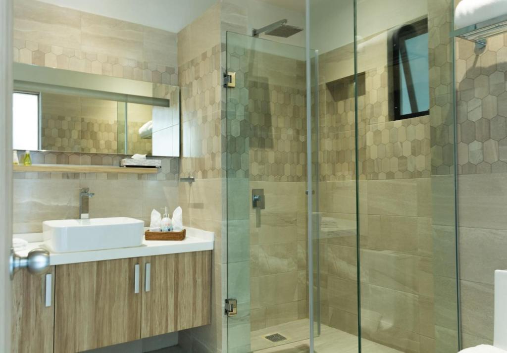 Koupelna v ubytování Opal Suites Apartments