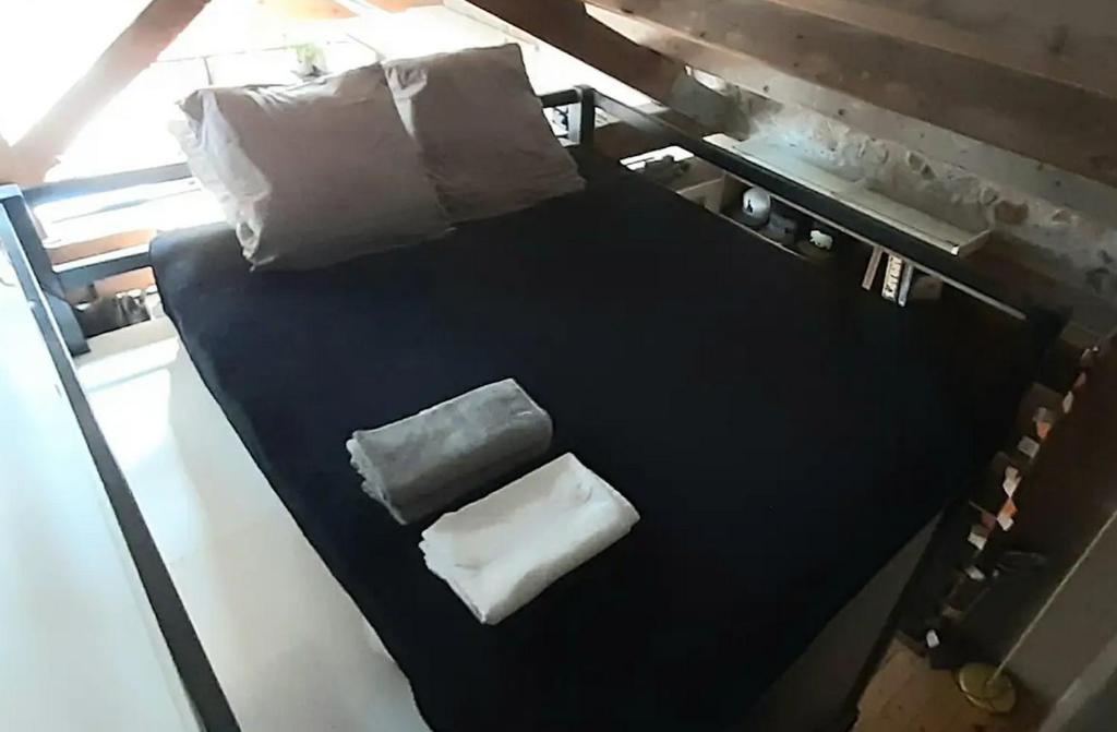 Posezení v ubytování Magnifique loft sur la plage Life is a Beach GuestHouse