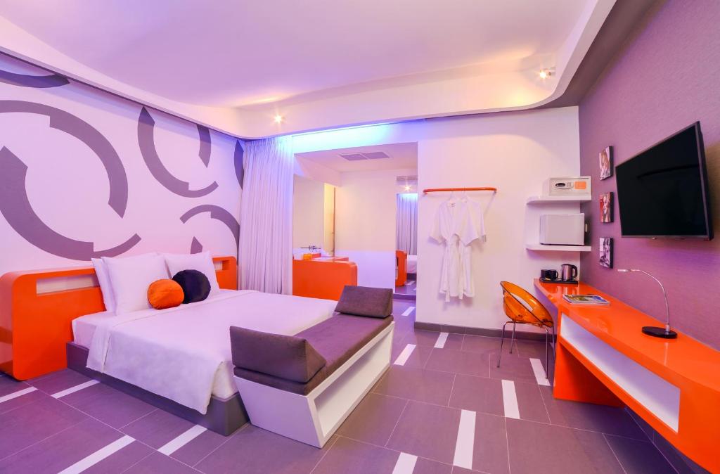 TV a/nebo společenská místnost v ubytování SUN & MOON, Urban Hotel