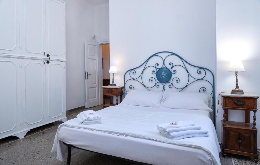 Posteľ alebo postele v izbe v ubytovaní Stunning Apartment In Roma With Wifi