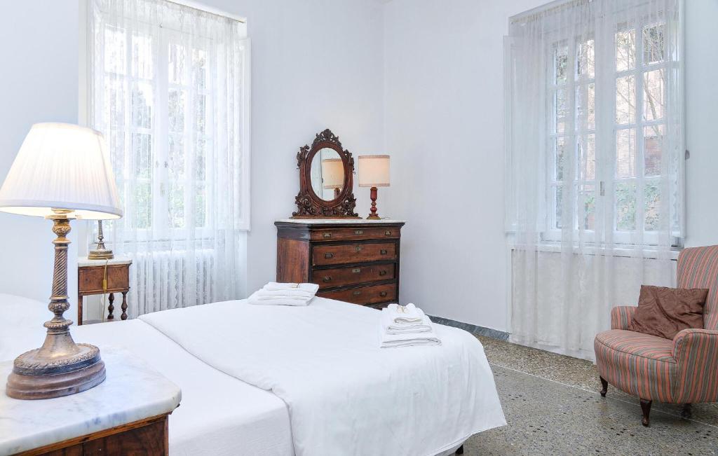 Posteľ alebo postele v izbe v ubytovaní Stunning Apartment In Roma With Wifi