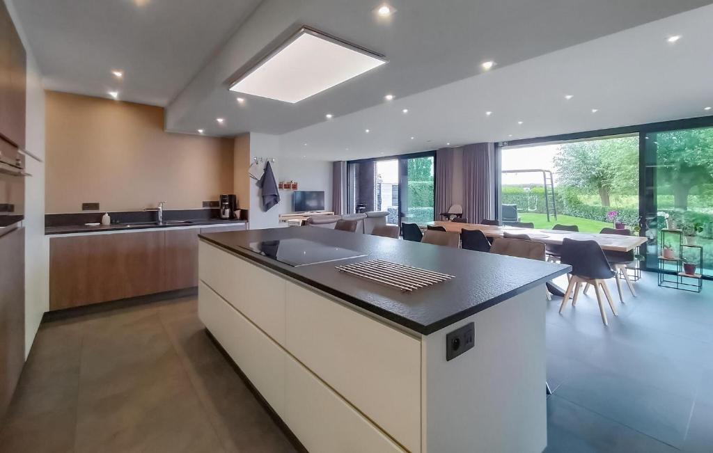 Konferenční prostory v ubytování Beautiful Home In Poperinge With Wifi